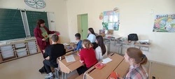 Школьники села Вислая Дубрава приняли участие в мастер-классе «Скрап-открытка»