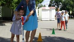 Троицкие культработники провели спортивный час для детей