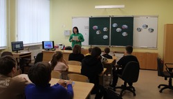 Культработники села Богословка провели тематический час «Крым в истории России»