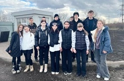Школьники села Вислая Дубрава посетили приют для бездомных животных 