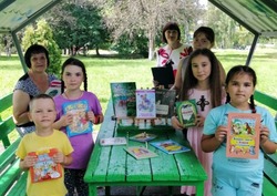 Программа «Летняя фишка - читай с друзьями книжку» прошла в посёлке Троицкий губкинской территории