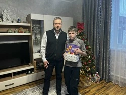 Председатель Губкинской ТИК Алексей Шарпило исполнил желание юного жителя Аверино 