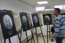 Фотовыставка монет о Петре Великом открылась в Белгороде 