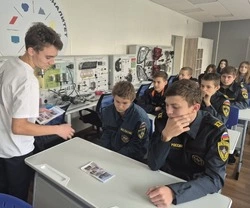 Вислодубравские школьники губкинской территории поучаствовали в мастер-классе по ремонту автомобилей