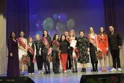 Шоу-программа «Осенняя жара» прошла в ЦКР села Скородное губкинской территории 