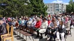 Жители посёлка Троицкий губкинской территории отпраздновали Международный день соседей