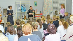 Выставка авторских кукол открылась в Губкине