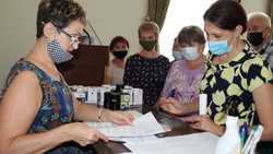 Избирком раздал бюллетени для участия в дополнительных выборах в Совет депутатов горокруга
