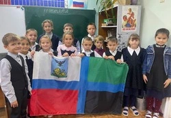Культработники села Архангельское провели информационный час «Флаг родной земли»