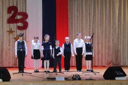Праздничный концерт «Защитником быть - Родине служить!» прошёл в Доме культуры села Богословка 
