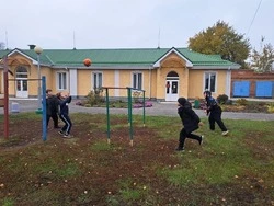 Сапрыкинские культработники губкинской территории организовали для детворы спортивную программу