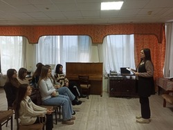 Урок-практикум «Как вести себя во время теракта» прошёл в ЦКР посёлка Троицкий