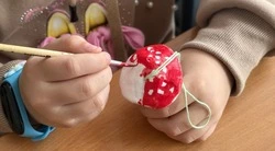 Преподаватели Детской школы искусств Троицкого организовали новогодний мастер-класс