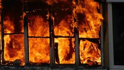 Дом загорелся в Губкинском районе