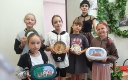Юные жители села Богословка приняли участие в мастер-классе «Декупаж шкатулки»