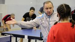 Депутат Владимир Евдокимов помог юным теннисисткам попасть на состязания высшей лиги*