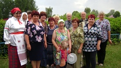 Уколовские ветераны отправились на сбор лекарственных трав в день Ивана Купалы