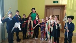 Юные жители села Истобное приняли участие в программе «Не простые мы ребята, мы ребята - казачата!»