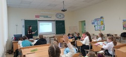 Интеллектуальная игра «С чего начинается Родина?» прошла в школе села Вислая Дубрава