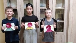 Дети села Уколово губкинской территории приняли участие в мастер-классе «Волшебные открытки»