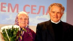 Супруги Григорий и Анна Ивановы из Никаноровки отметили благодатную свадьбу 