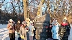 Троицкие школьники приняли участие в акции «Мы память пронесём через года»