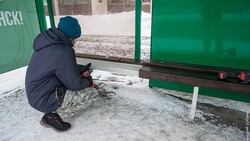 «Было общественное – стало моё». Новые лавочки пропали на губкинских остановках
