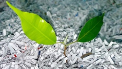 Экологи Лебединского ГОКа отправили на переработку около 35 тонн бумаги и пластика