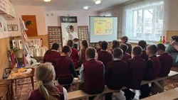 Программа «За Коньком-Горбунком в сказку русскую войдём» прошла в библиотеке посёлка Троицкий