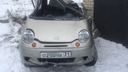 Автоледи на Daewoo Matiz врезалась в гараж в Губкине