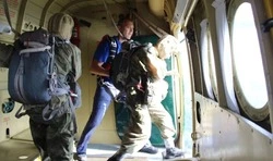 60 воспитанников ВПО «Поколение» Андрея Скоча совершили прыжки с парашютом 
