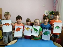Конкурс рисунков «Наши друзья динозавры» прошёл в Губкинском Социально-реабилитационном центре