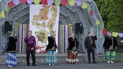 Жители посёлка Троицкий Губкинского горокруга стали гостями праздника открытия «Летней веранды» 