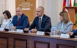 Соглашение о сотрудничестве подписали Василий Голиков и Константин Курганский