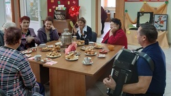 Работники Казацкостепского ДК Губкинского округа организовали круглый стол для пожилых
