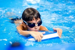 Губкинские дошкольники продолжили обучаться плаванию в рамках муниципального проекта 