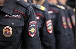 Антон Кулёв и Галина Колесникова поздравили сотрудников губкинской полиции с праздником