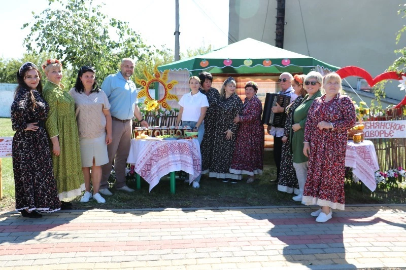 Гастрономический фестиваль «Томатный Бум!» прошёл в селе Скородное губкинской территории 