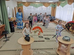 Троицкие детишки губкинской территории стали участниками фольклорно–игровой программы
