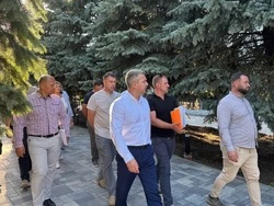 Михаил Лобазнов провёл выездное совещание по благоустройству сквера на улице Лазарева