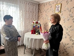 Галина Колесникова встретилась с мамами Героев