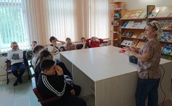 Юные жители села Вислая Дубрава приняли участие в игровой программе «Давайте дружить»