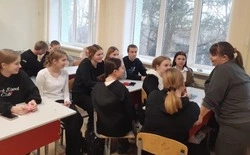 Мастер-класс по созданию ароматных свечей прошёл в селе Архангельское губкинской территории