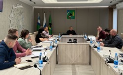 Михаил Лобазнов провёл рабочую встречу со строителями и руководителями по направлениям