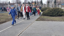 235 губкинцев приняли участие во Всероссийской акции «10 000 шагов к жизни»