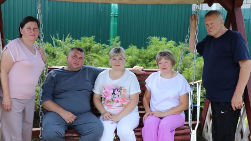 Супруги Яковлевы своим трудом и любовью к земле создают красоту и благополучие