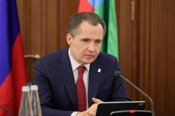 Вячеслав Гладков прокомментировал обращение губкинцев об отсутствии подъезда к многоквартирному дому