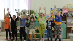Богословские детсадовцы губкинской территории отпраздновали день рождения Деда Мороза
