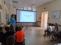 Юные жители села Сапрыкино узнали о правилах безопасности у железной дороги 