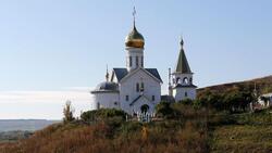 Холковский монастырь в Белгородской области появится на памятной трехрублёвой монете